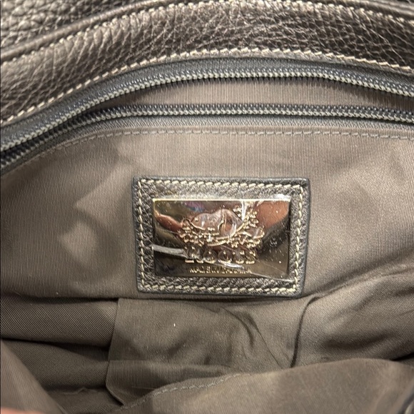 Roots Genuine Leather Gray Shoulder Bag - Picture 4 of 5